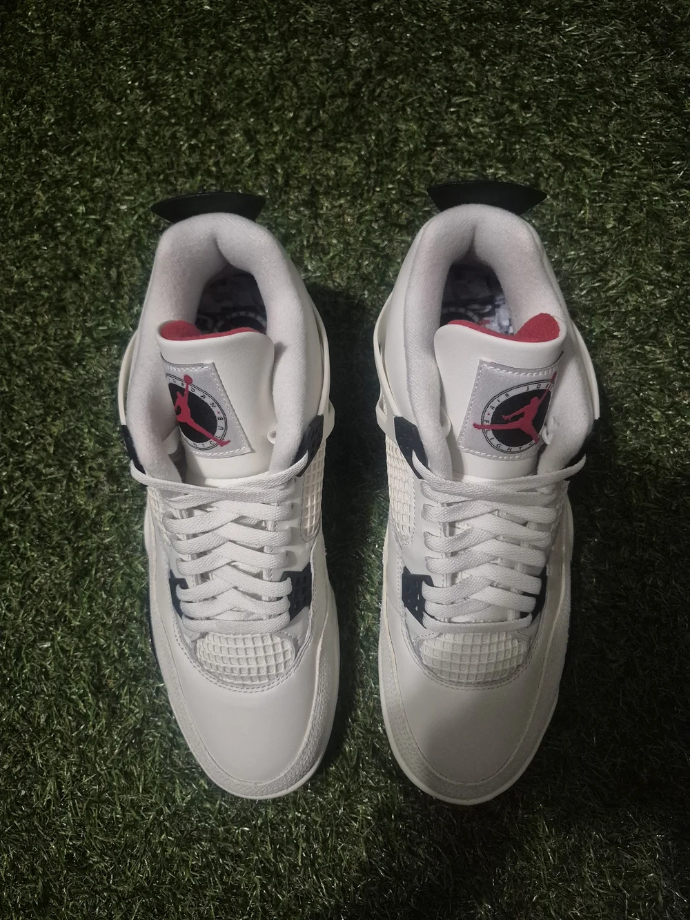 Nike Air Jordan 4 (Flightclub)